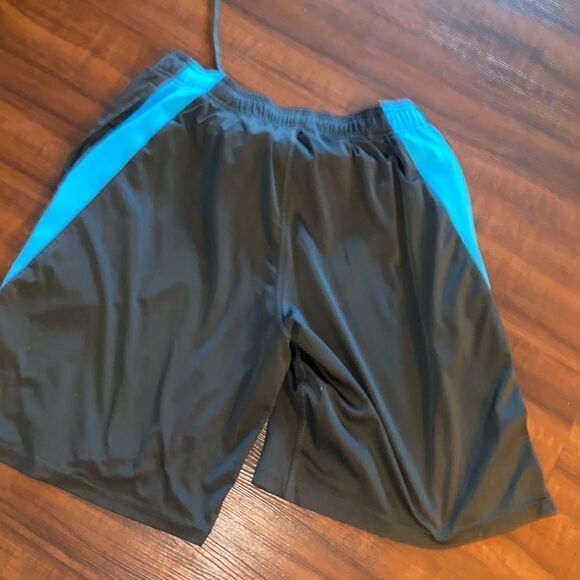 Mens Nike Dri Fit Athletic Shorts Size Large LIKE NEW - Picture 4 of 4